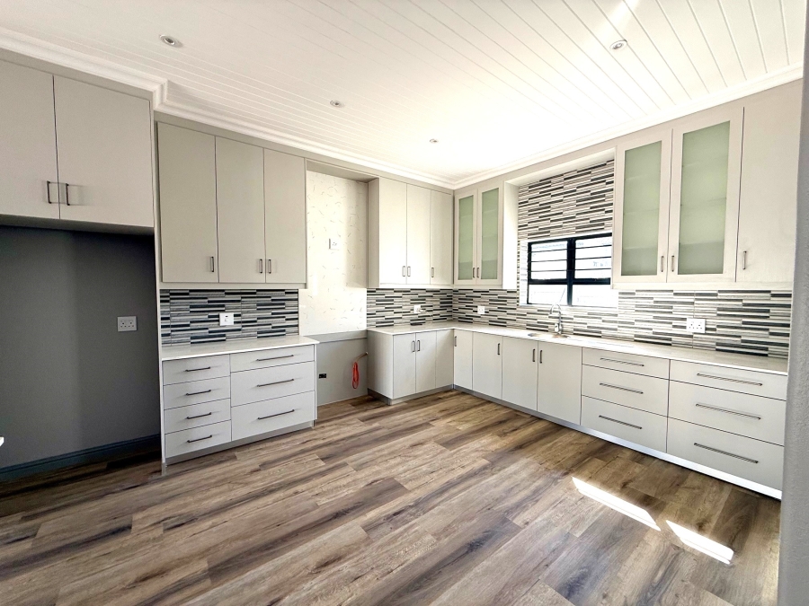 4 Bedroom Property for Sale in Tafelzicht Western Cape